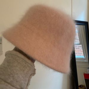 90’s vintage fuzzy hat